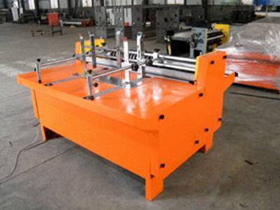 Cardboard partition machine